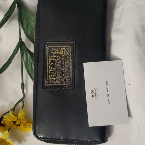 Authentic Coach Wallet* - Picture 10 of 16